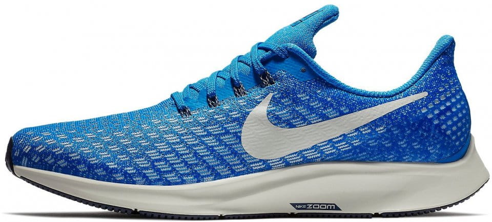 Dos De Running Nike Pegasus 35 Azules Y Blancas Fotografía De Stock |